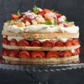 Καλοκαιρινή τούρτα με φράουλες