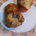 Αλμυρά muffins με κρεμμύδια, μπέικον και τυριά[...]