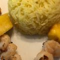 Εξωτικές γαρίδες-ανανάς σουβλάκι με κίτρινο[...]