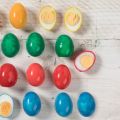 Χρωματιστά αυγά χωρίς τσόφλι