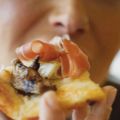 Ιταλία: Πίτσα με αγκιναράκια φινόκιο και[...]