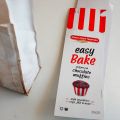 Easy Bake Review Σοκολατένια Μάφινς με κομμάτια[...]