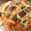 Φτιάξτε γεμιστό ψωμί με τυρί και μανιτάρια