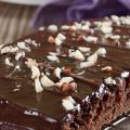 Κέικ σοκολάτα με φουντούκια & γλάσο σοκολάτας[...]