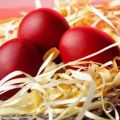 Βάψιμο κόκκινα αυγά: πώς δεν θα σπάσουν. Οδηγίες