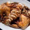 Κοτόπουλο στο φούρνο με σταφύλι και μυρωδικά