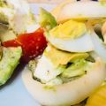 Σαλάτα με αβοκάντο, αυγό και φέτα συνταγή από[...]