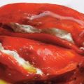 Πιπεριές Φλωρίνης με φέτα, ανθότυρο και μυρωδικά
