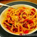 Spaghetti με παραδοσιακή σάλτσα ντομάτας
