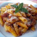 ΠΕΝΕΣ ΑΡΑΜΠΙΑΤΑ (PENNE ALL' ARRABBIATA)