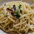 Spaghetti aglio, olio & peperoncino // Σπαγγέτι[...]
