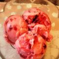 Παγωτό γιαούρτι με σάλτσα φράουλας-Strawberry[...]