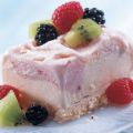 Strawberry frozen yogurt cake