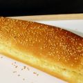 Σπιτικό ψωμί με σουσάμι σε φόρμα