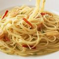 Σπαγγέτι με λάδι, σκόρδο και πιπερίτσα