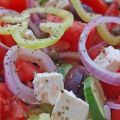Ελληνική χωριάτικη σαλάτα συνταγή από Phoebe[...]