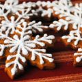 Snowflakes gingerbread cookies