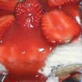 Γλύκισμα από σιμιγδάλι με γλάσο φράουλας[...]