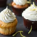 Cupcakes με λεμόνι και frosting λεμονιού