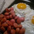 Τηγανιτά αυγά με λουκάνικα - Cookingbook