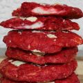 Μαλακά Cookies Red Velvet με Γέμιση Cheesecake