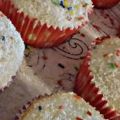 Ελαφριά cupcakes με λεμόνι και νιφάδες[...]