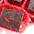 Σοκολάτα με Goji Berries και Αμύγδαλα