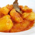 Πατάτες Γιαχνί - Potatoes with Tomato Sauce