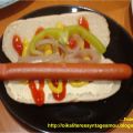Βρώμικο Hot Dog με βραστό κρεμμύδι, αγγουράκι[...]