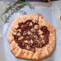 Galette με Καραμελωμένα Κρεμμύδια και Μπλε Τυρί