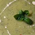 Κολοκυθόσουπα με πράσινο κολοκύθι και βασιλικό[...]
