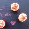 Red velvet cupcakes (Κόκκινα βελούδινα κεικάκια)
