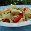 Παπαρδέλες aglio e olio με ντοματίνια και[...]