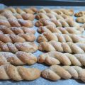 Κουλουράκια τραγανά με ταχίνι και χυμό[...]