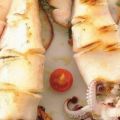 Ψητά καλαμάρια με σάλτσα βασιλικού