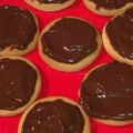 Κουραμπιεδωτά μπισκότα σοκολάτας