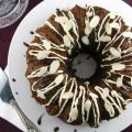 Κέικ σοκολάτας με λευκό γλάσο