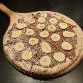 Πίτσα με μερέντα και φρούτα Nutela pizza with[...]