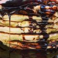 Pancakes καραμέλα-σοκολάτα σε τρεις πράξεις