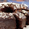 Πανεύκολο κέικ κακάο µε γλάσο σοκολάτας |[...]
