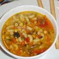 Πολύχρωμη και θρεπτική σούπα με λαχανικά