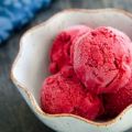 Blackberry frozen yogurt