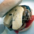 BURGERS ΜΕΛΙΤΖΑΝΑΣ ΜΕ ΧΑΛΟΥΜΙ ΚΑΙ ΔΙΑΦΟΡΑ