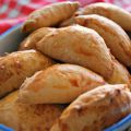 Τυροπιτάκια με σπιτική ζύμη