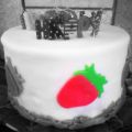 Τούρτα Φράουλα με frosting λευκής σοκολάτας (τα[...]