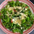 Πράσινη σαλάτα με dressing γιαουρτιού για[...]