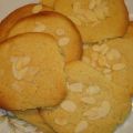 Τραγανά μπισκότα βουτύρου με αμύγδαλο φιλέ
