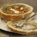 Χοιρνό ψητό σε cocotte με αμπελόφυλλα