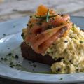 Αυγά scrambled με σολομό