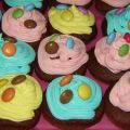 Cupcakes με χρωματιστή βουτυρόκρεμα